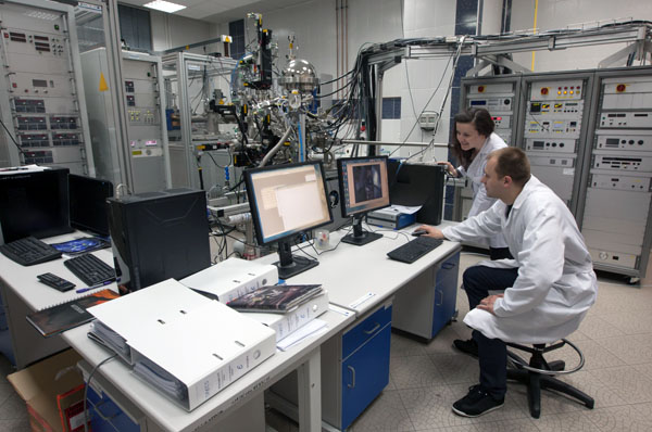Laboratorium Instytut Fizyki UJK, fot. Paweł Małecki